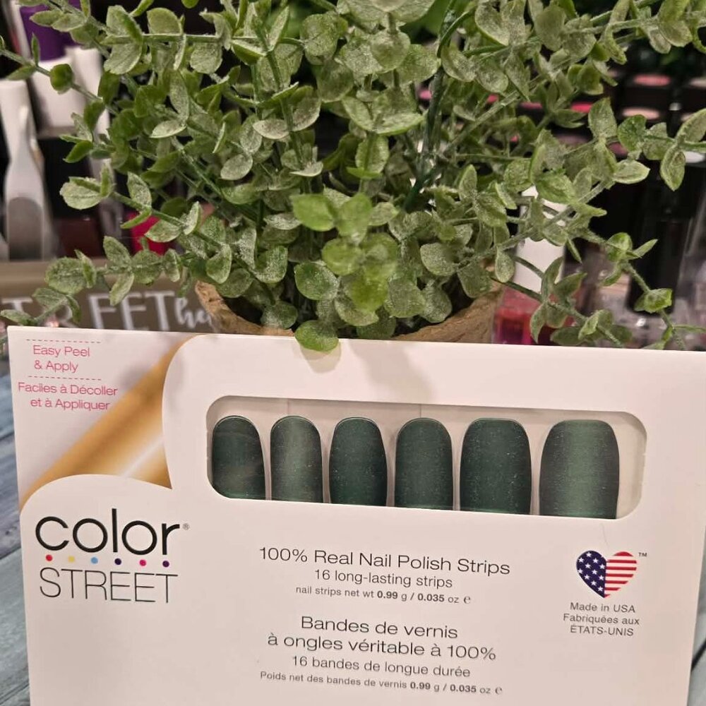 Color Street Green Ombre Press On Nail Design